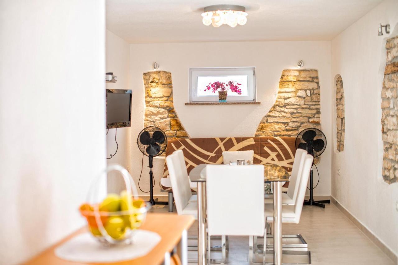 Apartments Salcinovic Медулин Екстер'єр фото